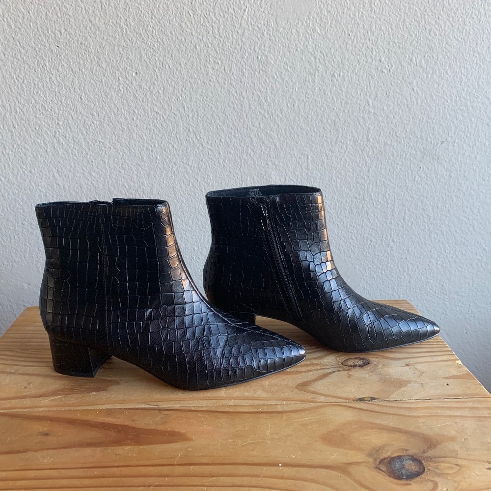 Black Coral Como Freen Booties